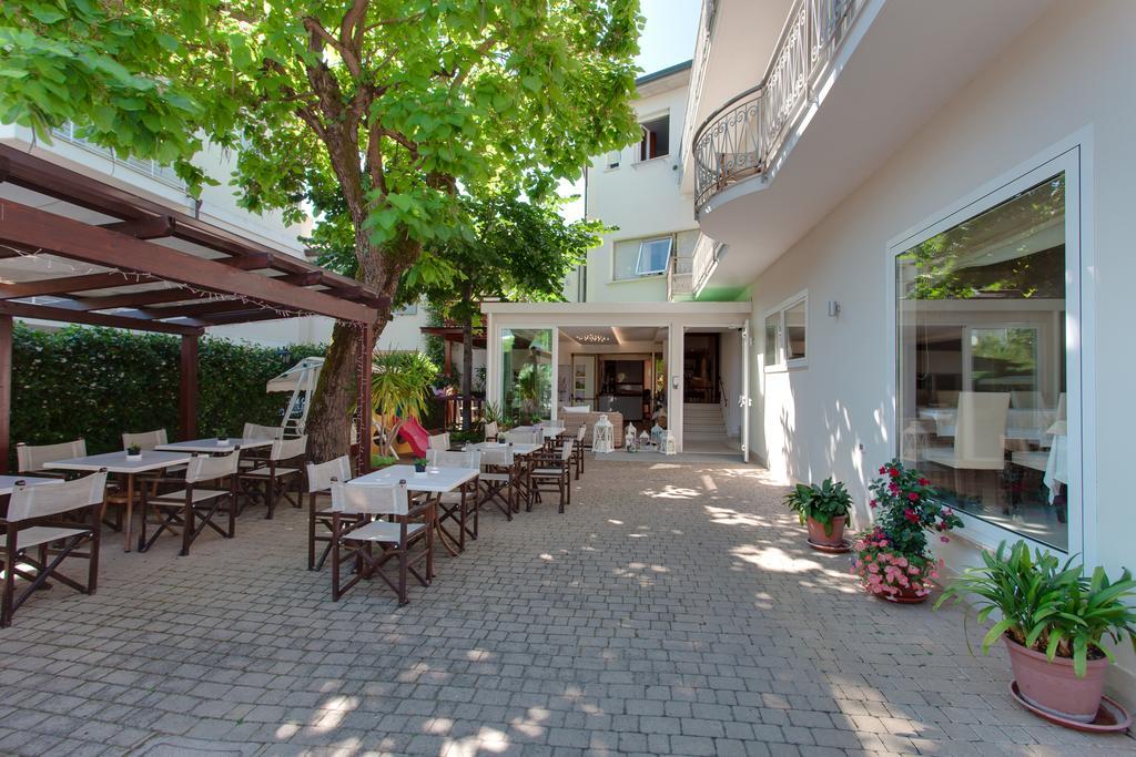 B&B Airone Cervia - Camere E Appartamenti Dış mekan fotoğraf